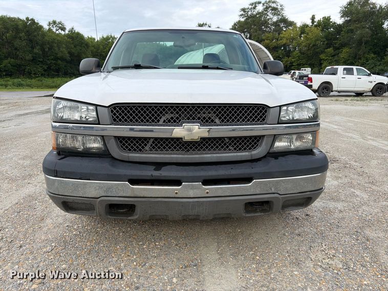 image for item FK3356 2004 Chevrolet Silverado 1500 pickup truck