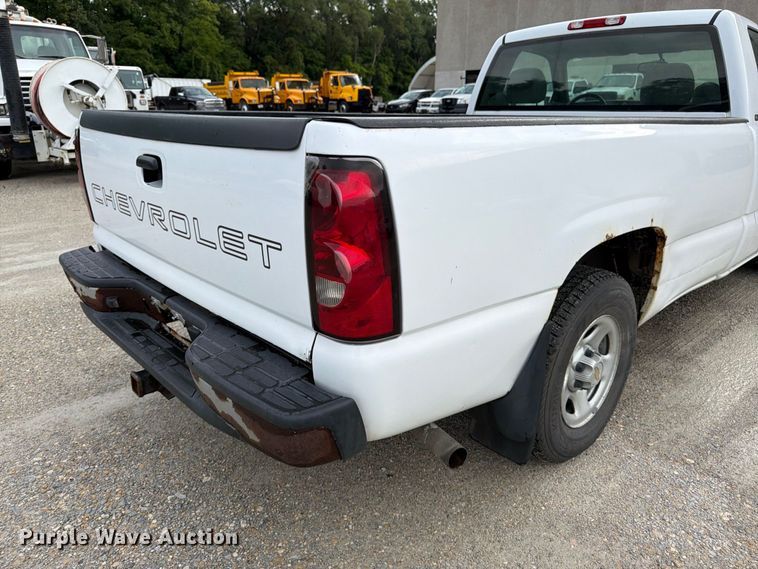 image for item FK3356 2004 Chevrolet Silverado 1500 pickup truck