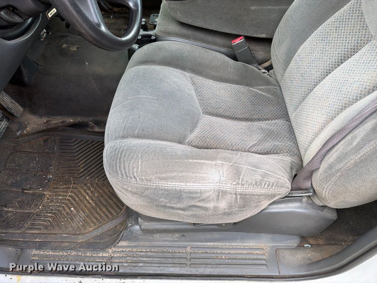 image for item FK3356 2004 Chevrolet Silverado 1500 pickup truck