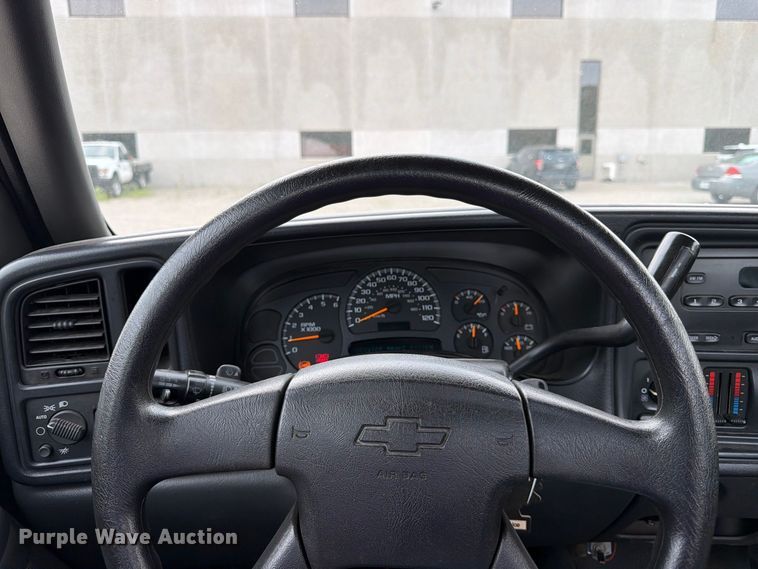 image for item FK3356 2004 Chevrolet Silverado 1500 pickup truck
