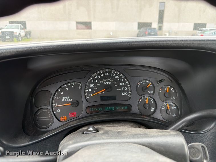image for item FK3356 2004 Chevrolet Silverado 1500 pickup truck