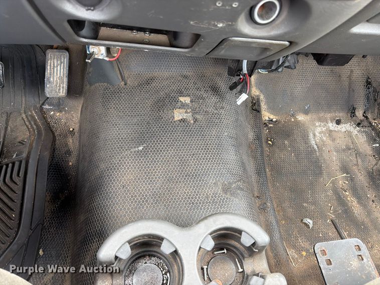 image for item FK3356 2004 Chevrolet Silverado 1500 pickup truck