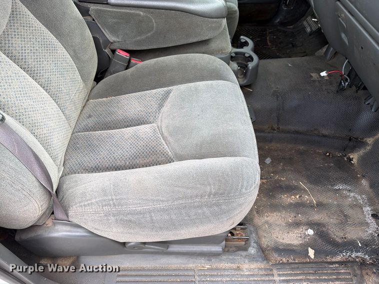 image for item FK3356 2004 Chevrolet Silverado 1500 pickup truck