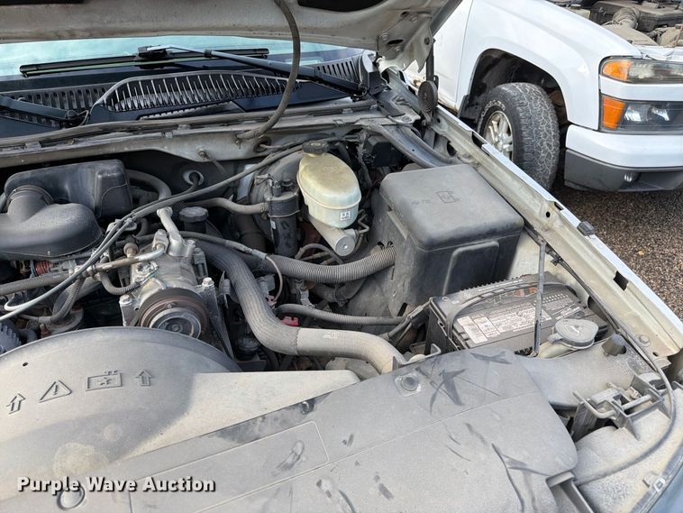image for item FK3356 2004 Chevrolet Silverado 1500 pickup truck