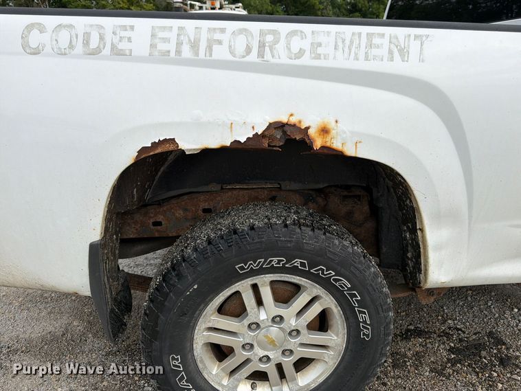 image for item FK3357 2011 Chevrolet Colorado Ext. Cab pickup truck