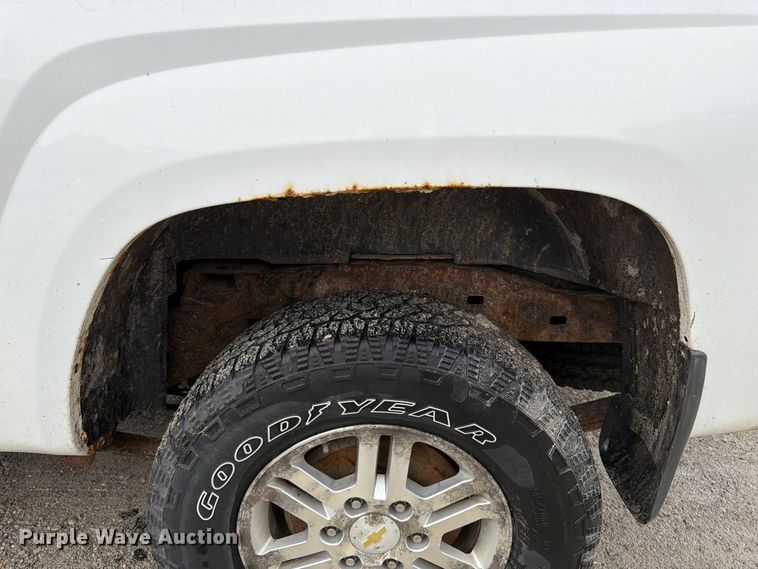 image for item FK3357 2011 Chevrolet Colorado Ext. Cab pickup truck