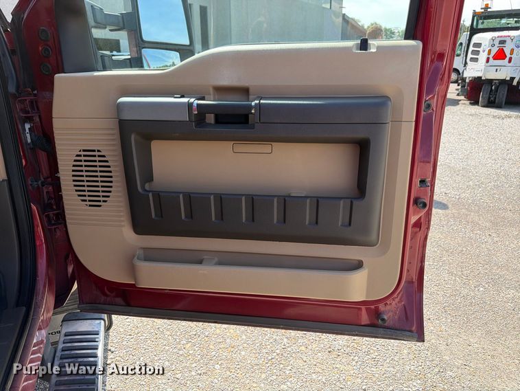 image for item FK3361 2013 Ford F250 Super Duty Crew Cab pickup truck