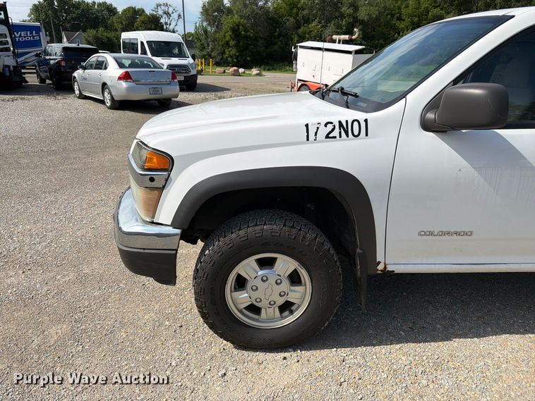 image for item FK3363 2005 Chevrolet Colorado Ext. Cab pickup truck