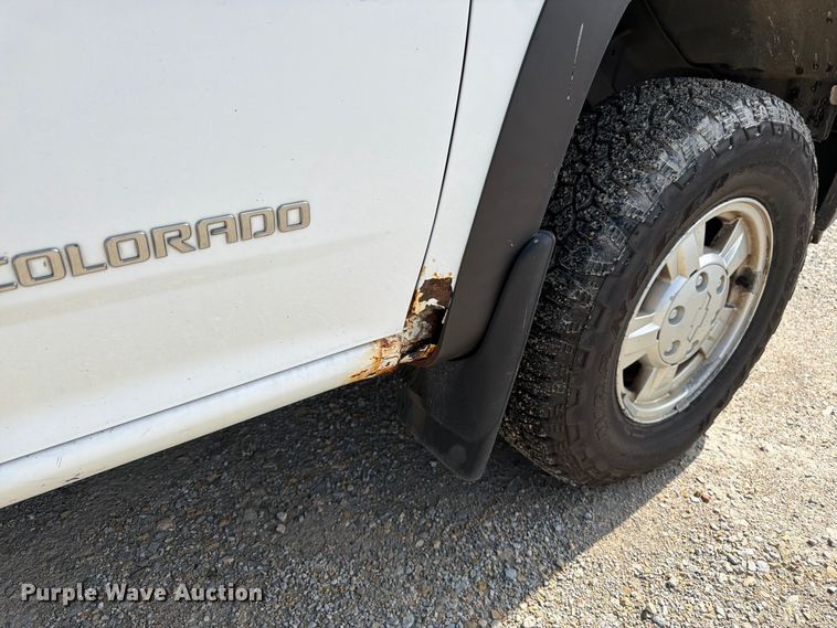image for item FK3363 2005 Chevrolet Colorado Ext. Cab pickup truck