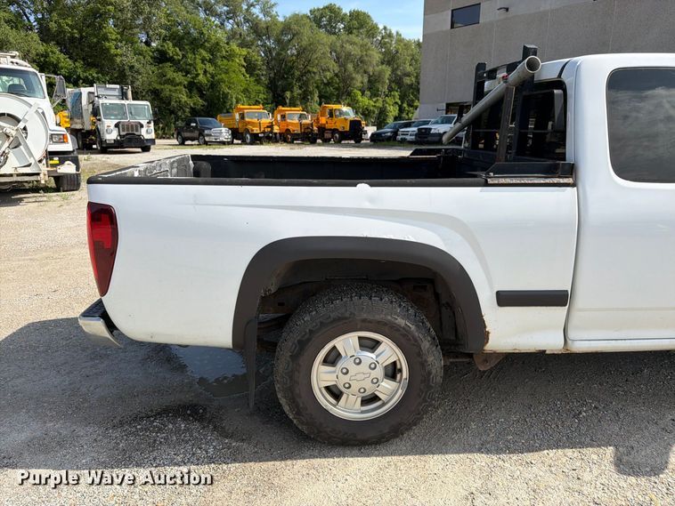 image for item FK3363 2005 Chevrolet Colorado Ext. Cab pickup truck