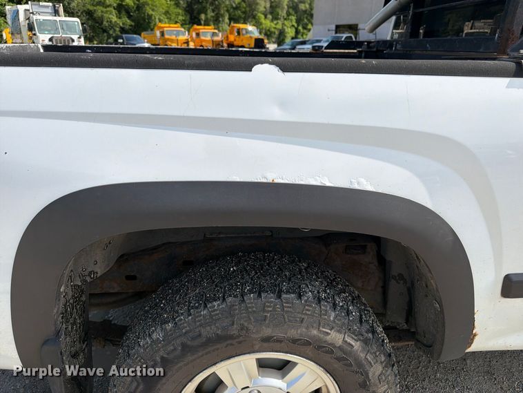 image for item FK3363 2005 Chevrolet Colorado Ext. Cab pickup truck