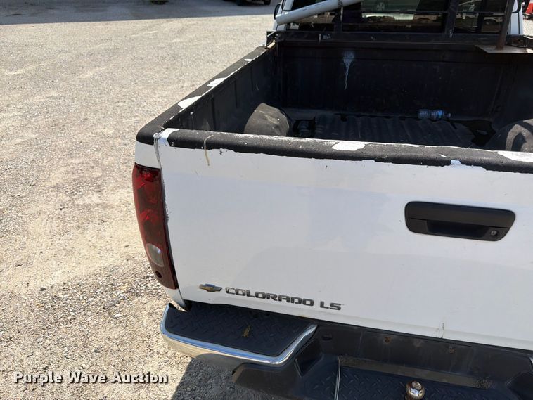 image for item FK3363 2005 Chevrolet Colorado Ext. Cab pickup truck