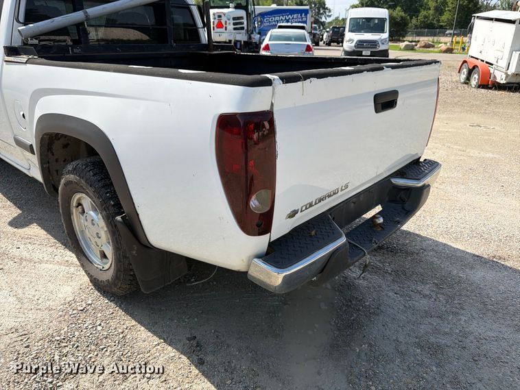 image for item FK3363 2005 Chevrolet Colorado Ext. Cab pickup truck