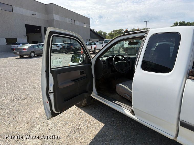 image for item FK3363 2005 Chevrolet Colorado Ext. Cab pickup truck