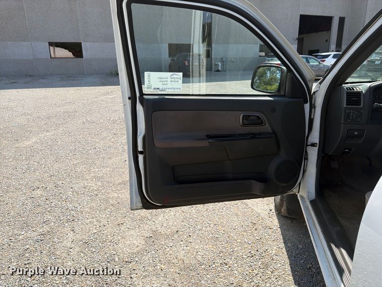 image for item FK3363 2005 Chevrolet Colorado Ext. Cab pickup truck