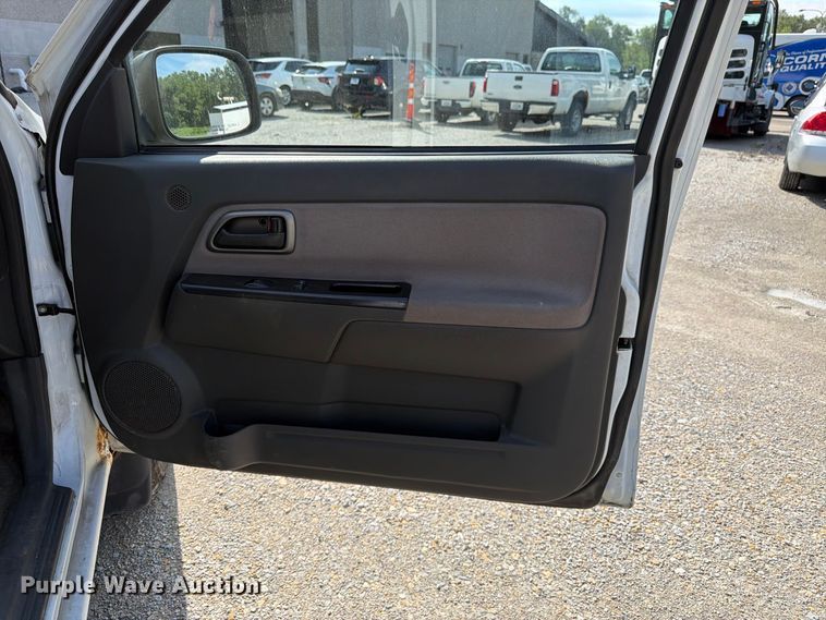 image for item FK3363 2005 Chevrolet Colorado Ext. Cab pickup truck