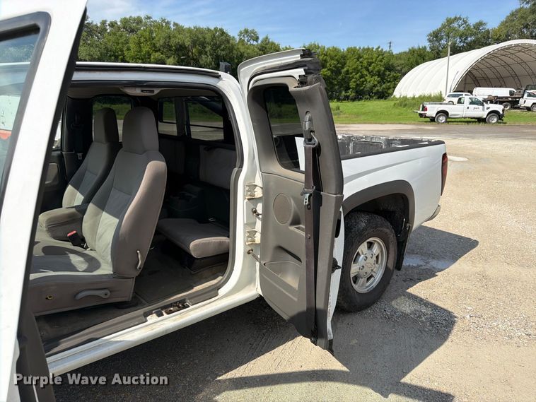 image for item FK3363 2005 Chevrolet Colorado Ext. Cab pickup truck