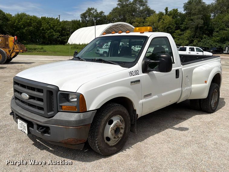 2005 Ford F350 Super Duty pickup truck