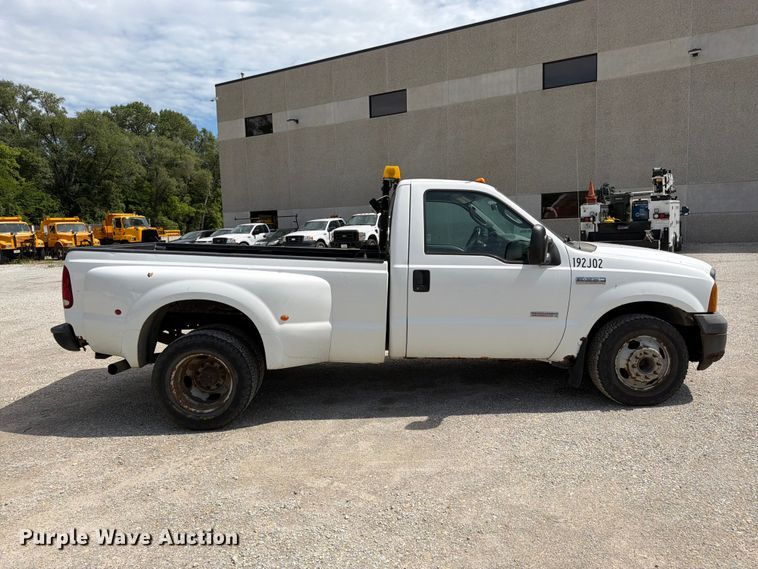image for item FK3365 2005 Ford F350 Super Duty pickup truck