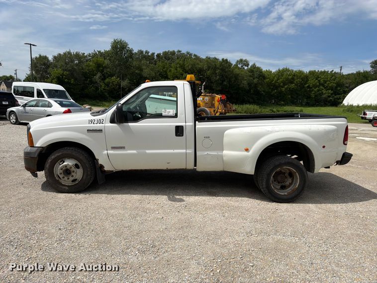 image for item FK3365 2005 Ford F350 Super Duty pickup truck
