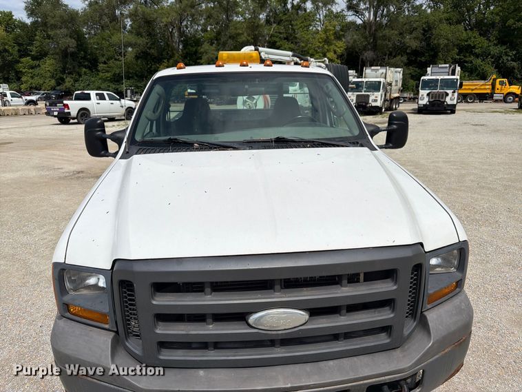 image for item FK3365 2005 Ford F350 Super Duty pickup truck