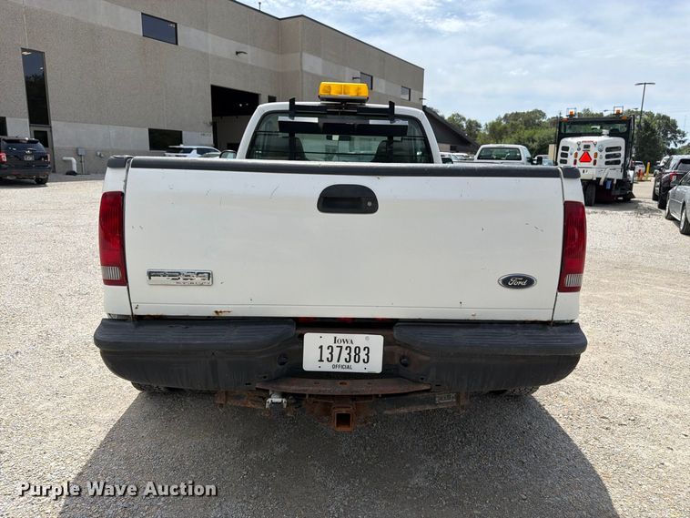 image for item FK3365 2005 Ford F350 Super Duty pickup truck