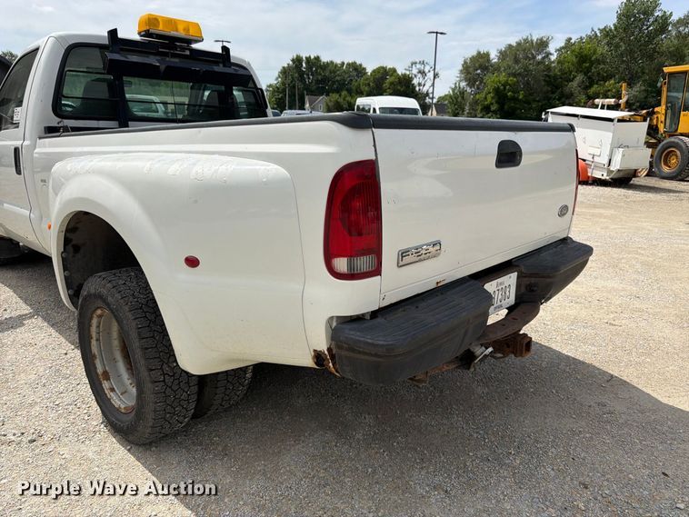 image for item FK3365 2005 Ford F350 Super Duty pickup truck