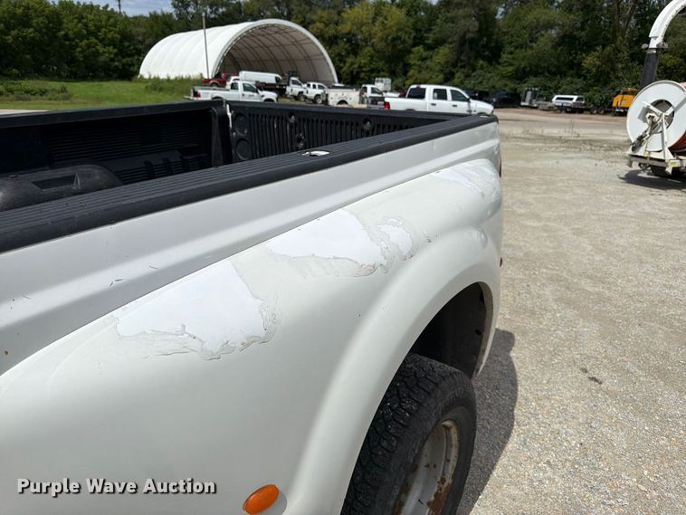 image for item FK3365 2005 Ford F350 Super Duty pickup truck