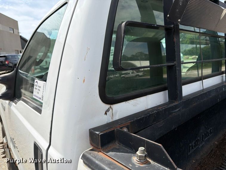 image for item FK3365 2005 Ford F350 Super Duty pickup truck