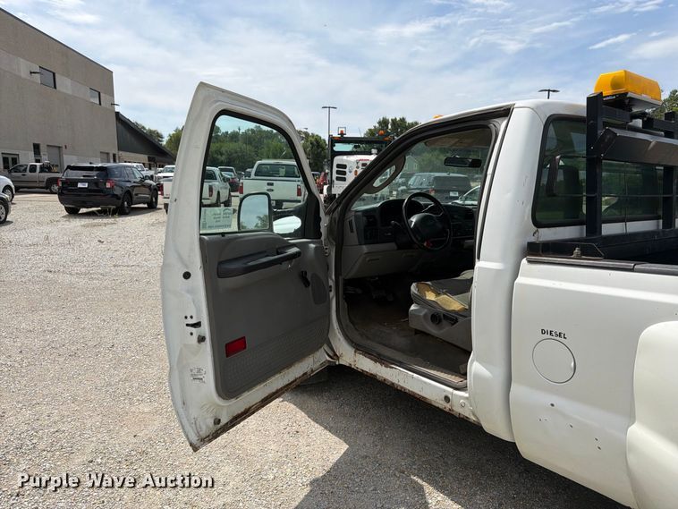 image for item FK3365 2005 Ford F350 Super Duty pickup truck