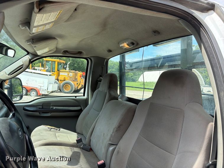 image for item FK3365 2005 Ford F350 Super Duty pickup truck