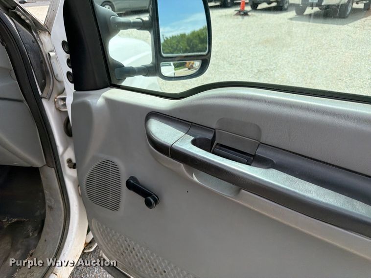 image for item FK3365 2005 Ford F350 Super Duty pickup truck