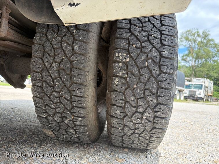 image for item FK3365 2005 Ford F350 Super Duty pickup truck