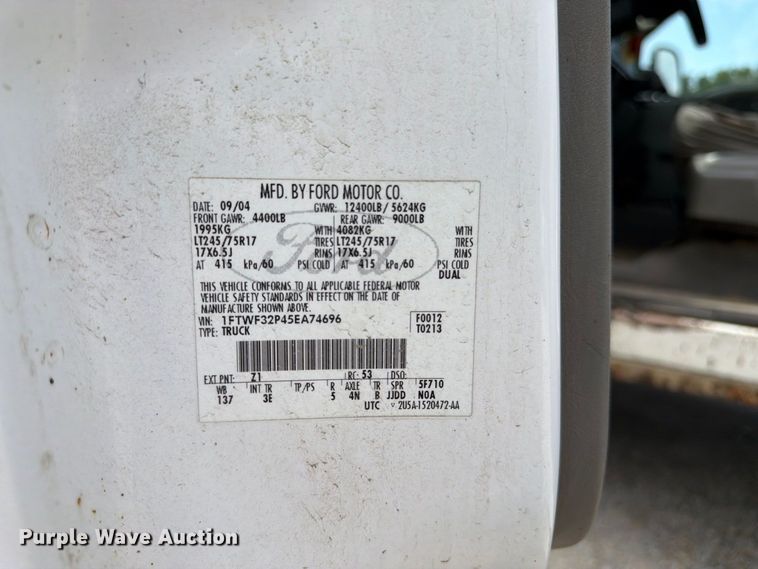 image for item FK3365 2005 Ford F350 Super Duty pickup truck