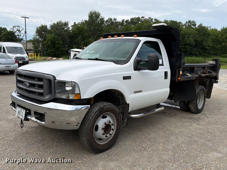 2003 Ford F450 Super Duty dump truck