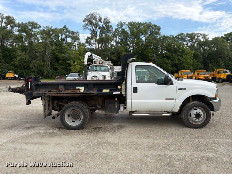 image for item FK3372 2003 Ford F450 Super Duty dump truck