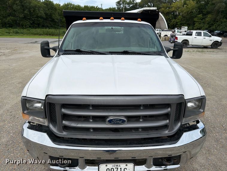 image for item FK3372 2003 Ford F450 Super Duty dump truck