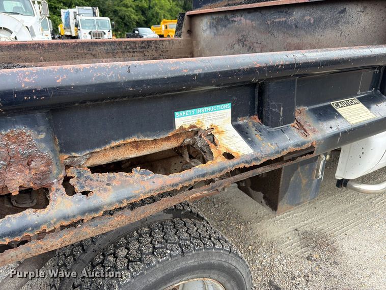 image for item FK3372 2003 Ford F450 Super Duty dump truck