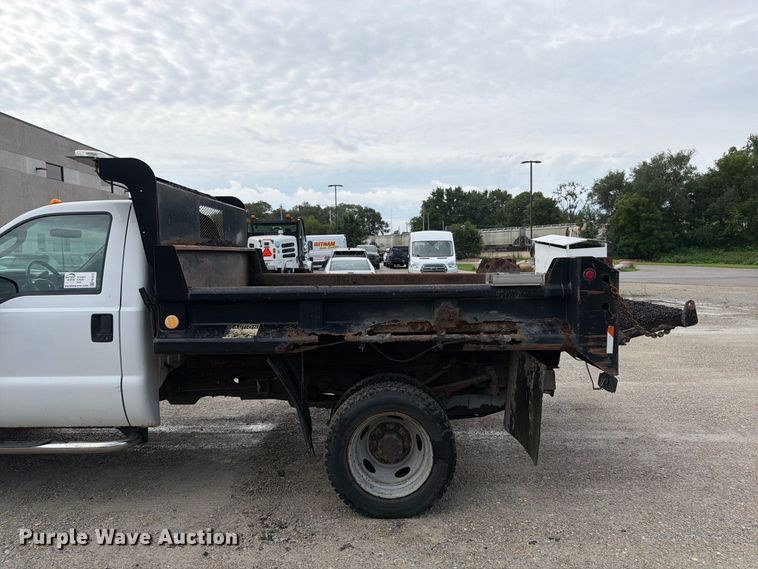 image for item FK3372 2003 Ford F450 Super Duty dump truck