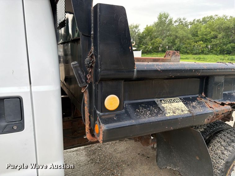 image for item FK3372 2003 Ford F450 Super Duty dump truck
