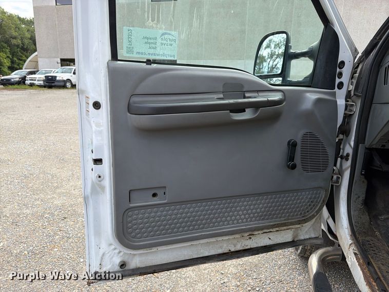 image for item FK3372 2003 Ford F450 Super Duty dump truck