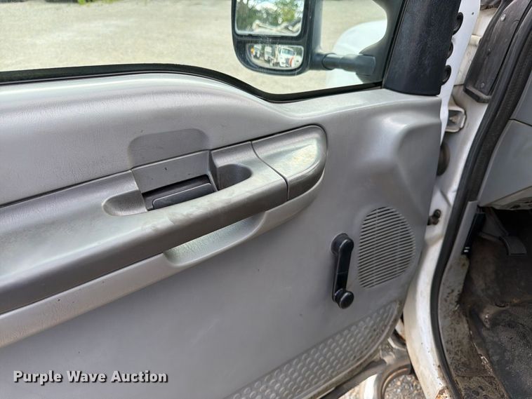 image for item FK3372 2003 Ford F450 Super Duty dump truck