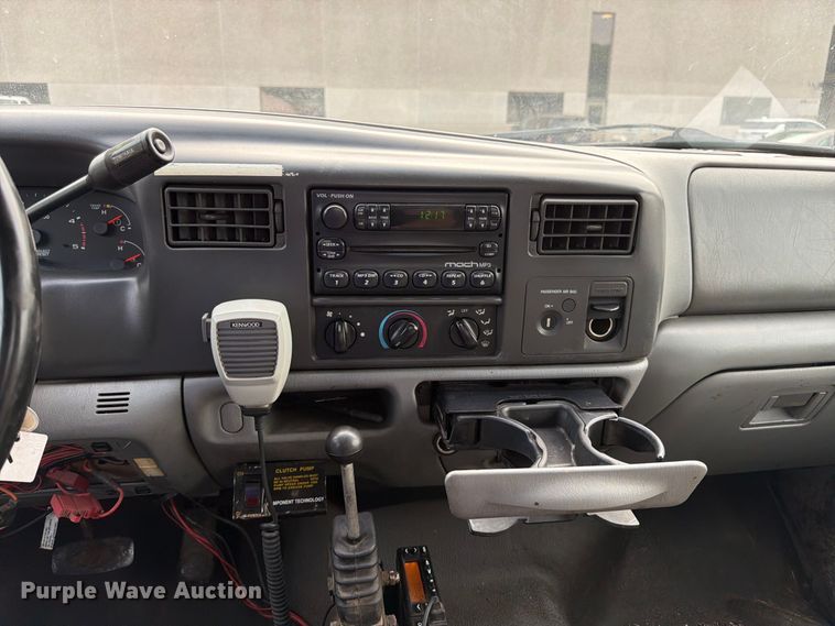 image for item FK3372 2003 Ford F450 Super Duty dump truck