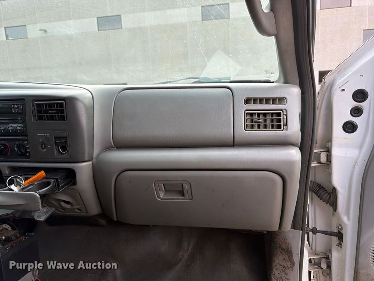 image for item FK3372 2003 Ford F450 Super Duty dump truck