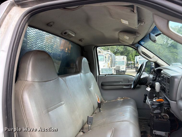 image for item FK3372 2003 Ford F450 Super Duty dump truck