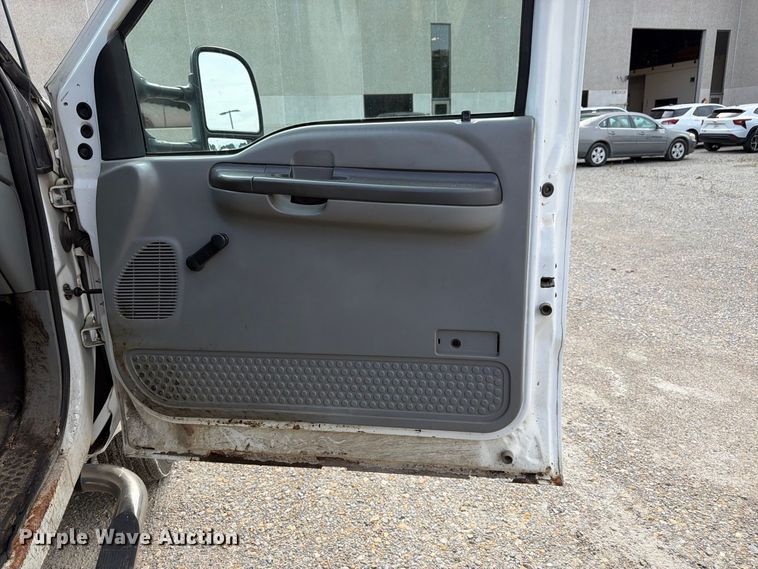 image for item FK3372 2003 Ford F450 Super Duty dump truck