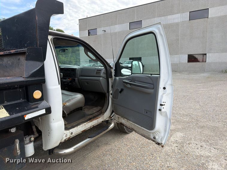 image for item FK3372 2003 Ford F450 Super Duty dump truck