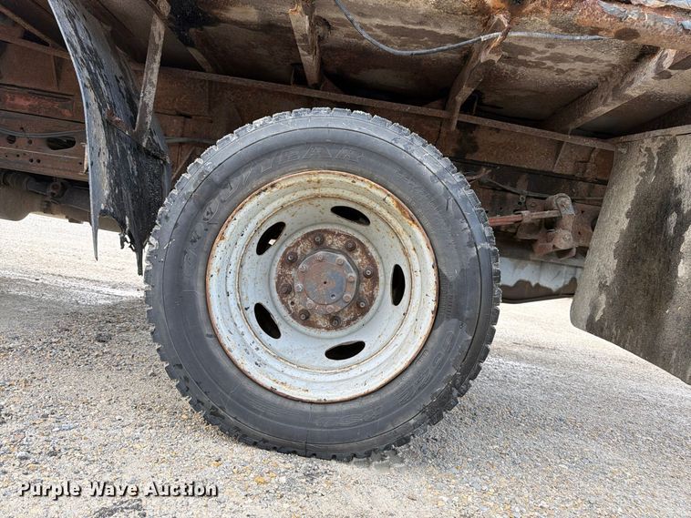 image for item FK3372 2003 Ford F450 Super Duty dump truck