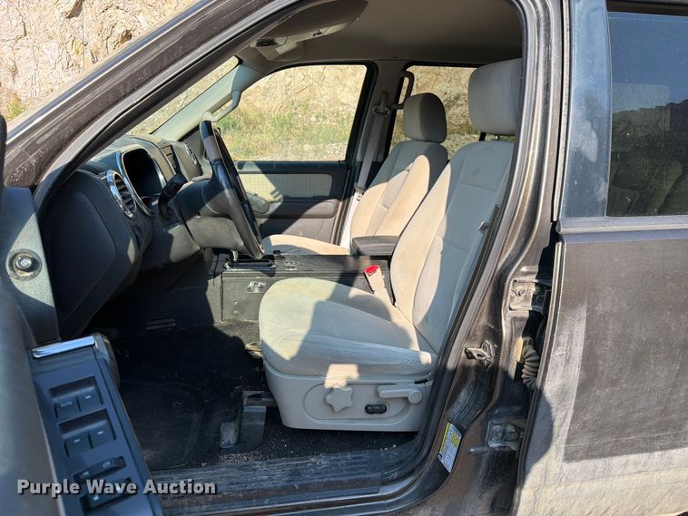 image for item FK4580 2008 Ford Explorer SUV