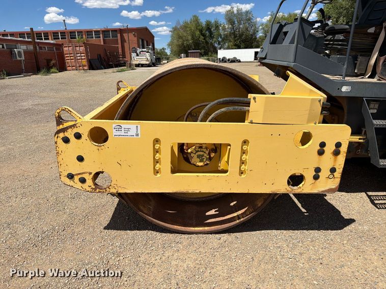 image for item FK4598 2000 Bomag BW213 D-3 single drum roller